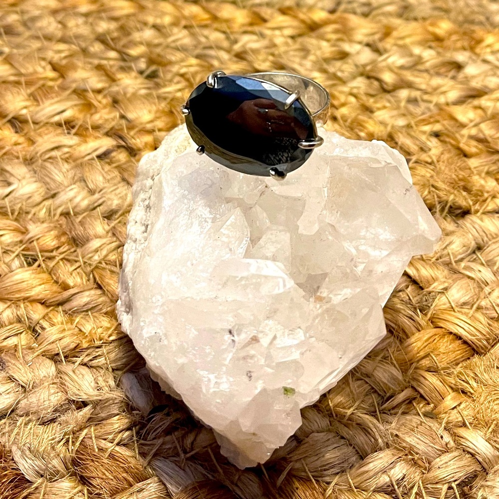 Hematite and silver stamped (850) Vintage ring.